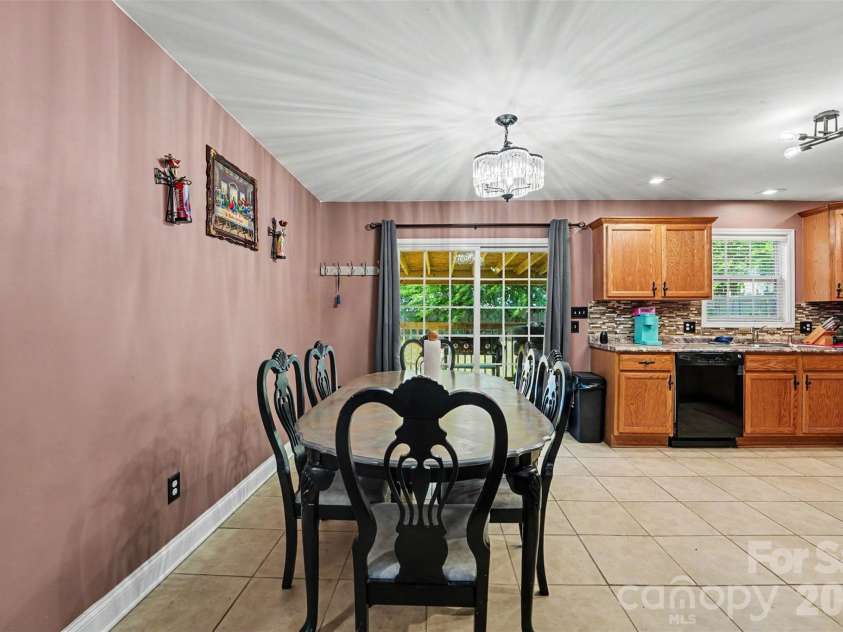 150 Swann Crossing Lane, Statesville, NC 28625.  MLS# CAR4384657, YatesRealty ID 26668. 