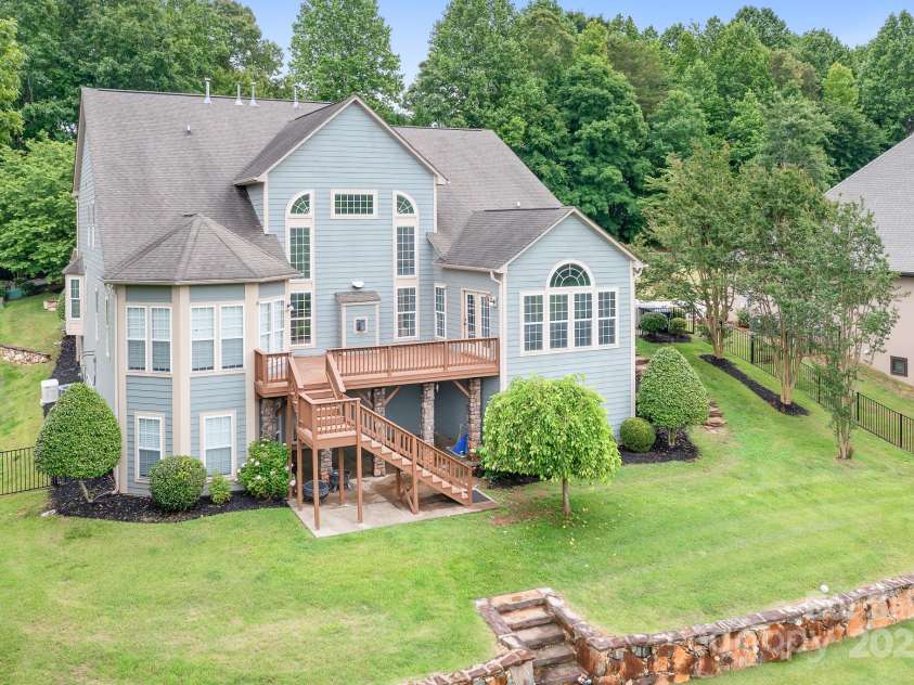 7191 Grist Mill Court, Denver, NC 28037.  MLS# CAR4221551, YatesRealty ID 26668. Overlooking the 5th hole tee box