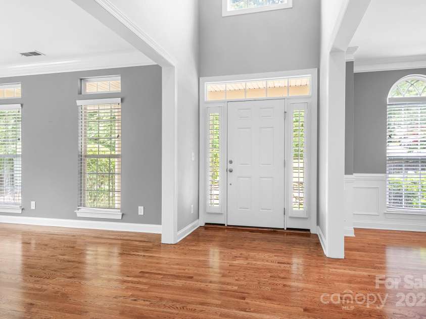 7191 Grist Mill Court, Denver, NC 28037.  MLS# CAR4221551, YatesRealty ID 26668. Two Story Foyer and Entrance to home