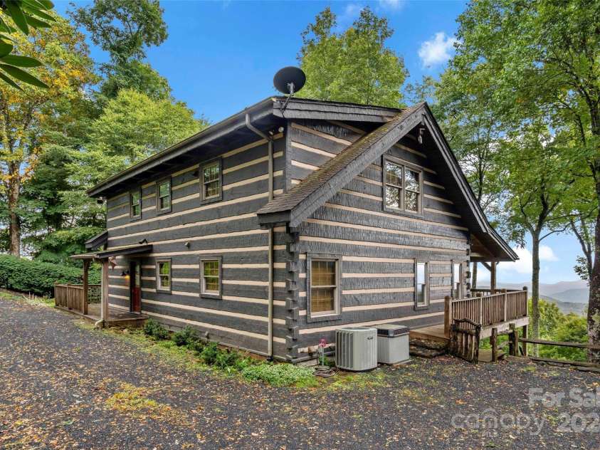 1297 Wipprecht Drive, Spruce Pine, NC 28777.  MLS# CAR4176444, YatesRealty ID 2667. 