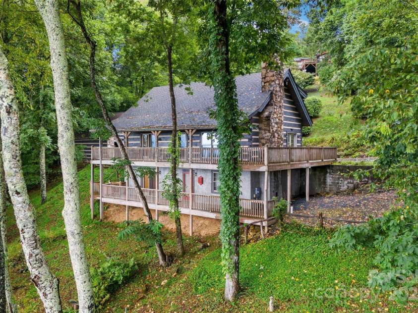1297 Wipprecht Drive, Spruce Pine, NC 28777.  MLS# CAR4176444, YatesRealty ID 2667. 