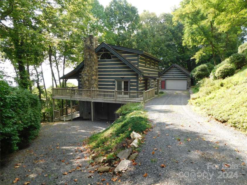 1297 Wipprecht Drive, Spruce Pine, NC 28777.  MLS# CAR4176444, YatesRealty ID 2667. 