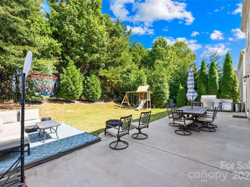 183 Rustling Waters Drive, Mooresville, NC 28117.  MLS# CAR4303069, YatesRealty ID 2667. Penty of place to play