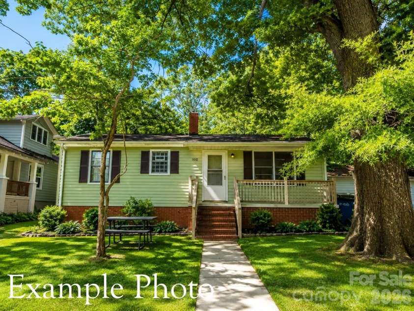 526 Hickory Avenue, Statesville, NC 28677.  MLS# CAR4353647, YatesRealty ID 26671. 
