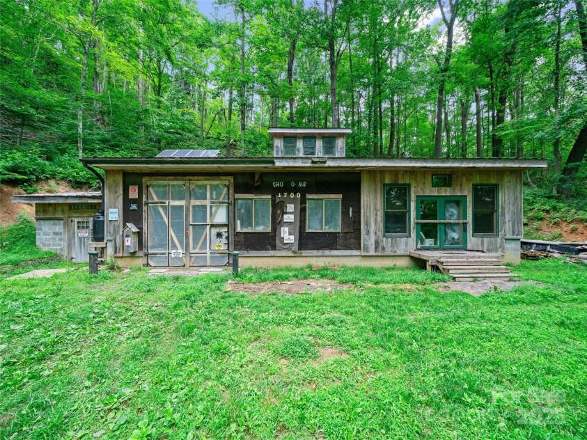 2490 US 80 Highway, Burnsville, NC 28714.  MLS# CAR4282852, YatesRealty ID 26673. Wood Shop 