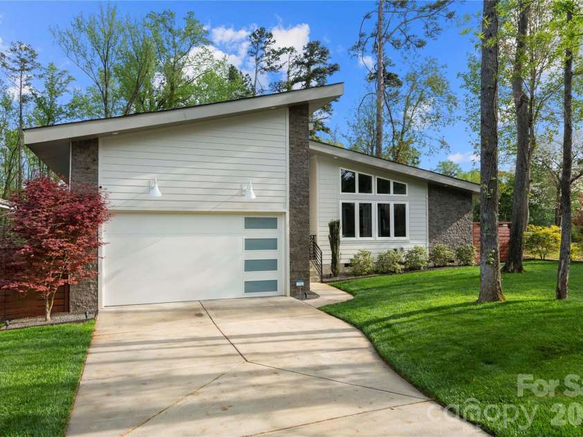 1852 Lakedell Drive, Charlotte, NC 28215.  MLS# CAR4365879, YatesRealty ID 26675. 