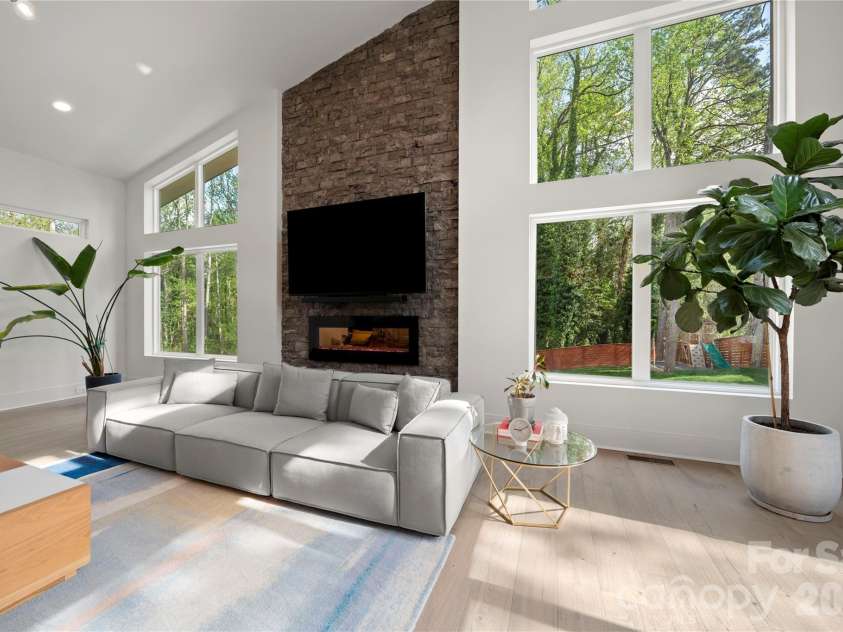 1852 Lakedell Drive, Charlotte, NC 28215.  MLS# CAR4365879, YatesRealty ID 26675. 