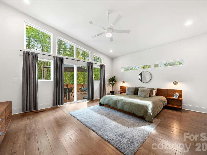 1852 Lakedell Drive, Charlotte, NC 28215.  MLS# CAR4365879, YatesRealty ID 26675. 