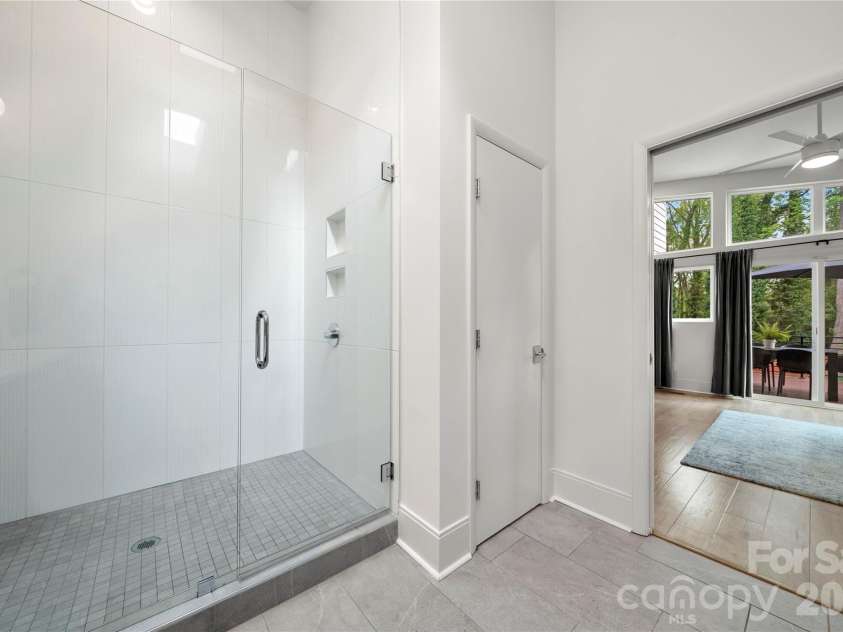 1852 Lakedell Drive, Charlotte, NC 28215.  MLS# CAR4365879, YatesRealty ID 26675. 