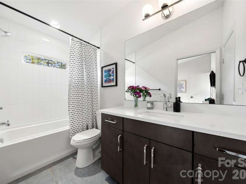 1852 Lakedell Drive, Charlotte, NC 28215.  MLS# CAR4365879, YatesRealty ID 26675. 