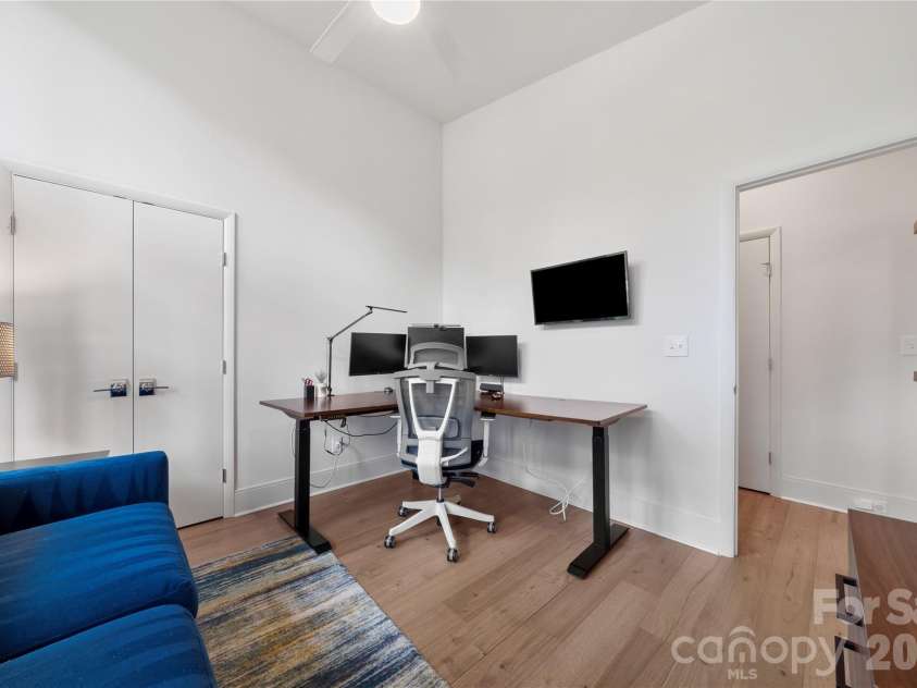 1852 Lakedell Drive, Charlotte, NC 28215.  MLS# CAR4365879, YatesRealty ID 26675. 
