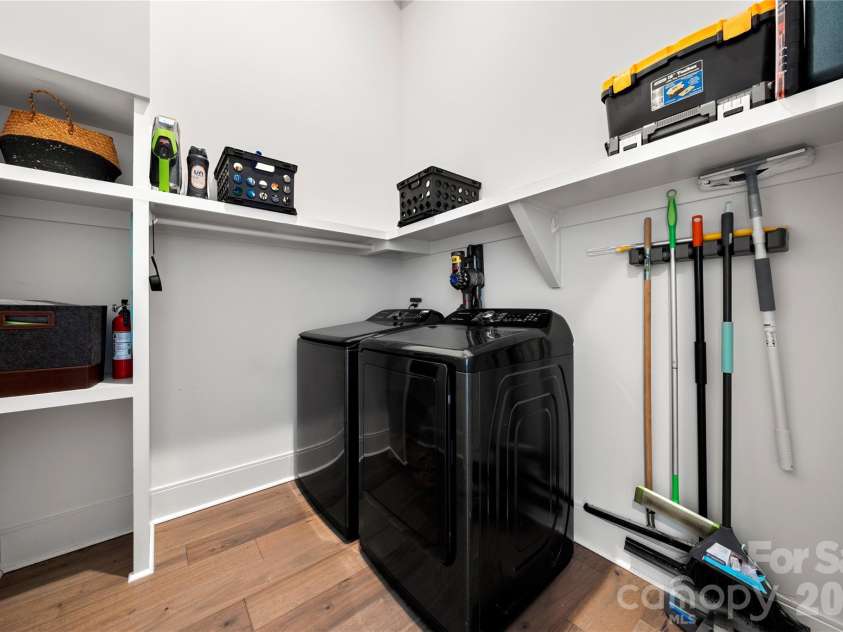 1852 Lakedell Drive, Charlotte, NC 28215.  MLS# CAR4365879, YatesRealty ID 26675. 