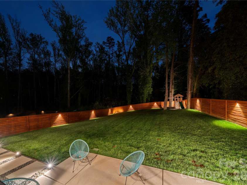 1852 Lakedell Drive, Charlotte, NC 28215.  MLS# CAR4365879, YatesRealty ID 26675. 