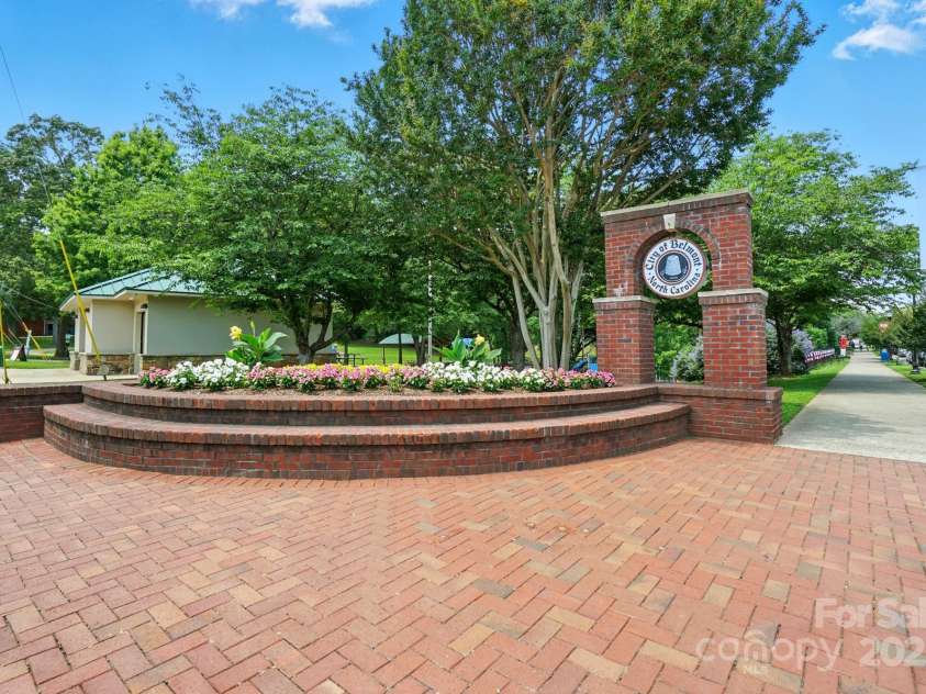 606 North Street, Belmont, NC 28012.  MLS# CAR4265350, YatesRealty ID 26675. Downtown Belmont 15 minute walk
