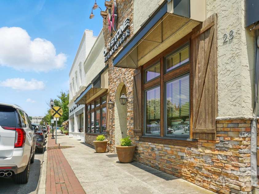 606 North Street, Belmont, NC 28012.  MLS# CAR4265350, YatesRealty ID 26675. Downtown Belmont shops and Eateries