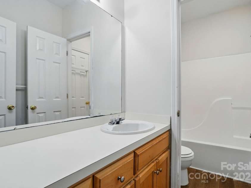 606 North Street, Belmont, NC 28012.  MLS# CAR4265350, YatesRealty ID 26675. Full Bath