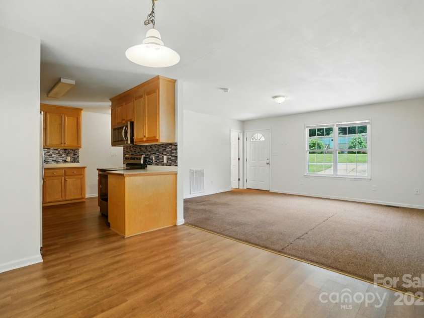 606 North Street, Belmont, NC 28012.  MLS# CAR4265350, YatesRealty ID 26675. Unit B