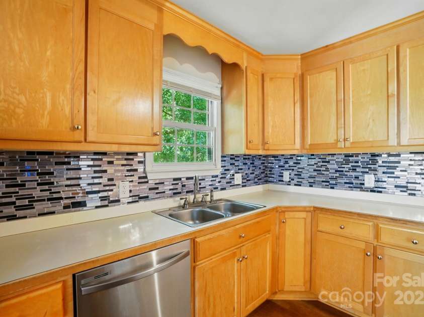 606 North Street, Belmont, NC 28012.  MLS# CAR4265350, YatesRealty ID 26675. Unit B Kitchen