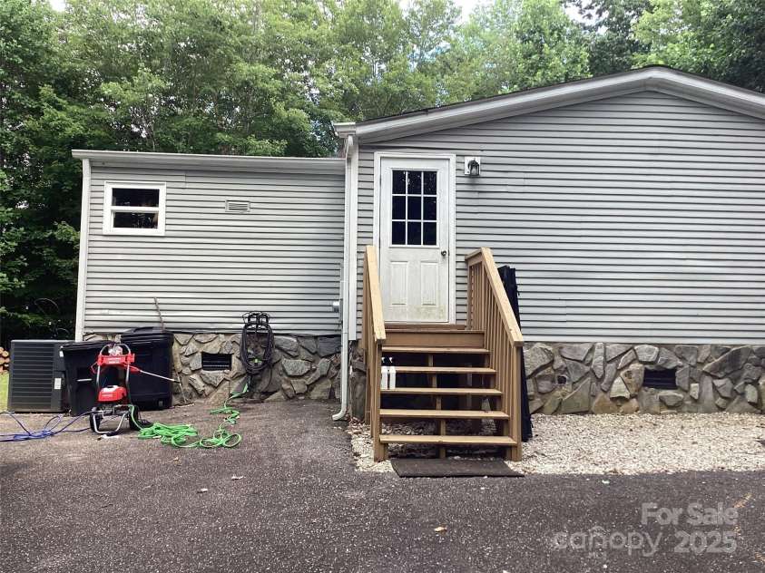 7 Misty Mountain Drive, Nebo, NC 28761.  MLS# CAR4282960, YatesRealty ID 26676. 