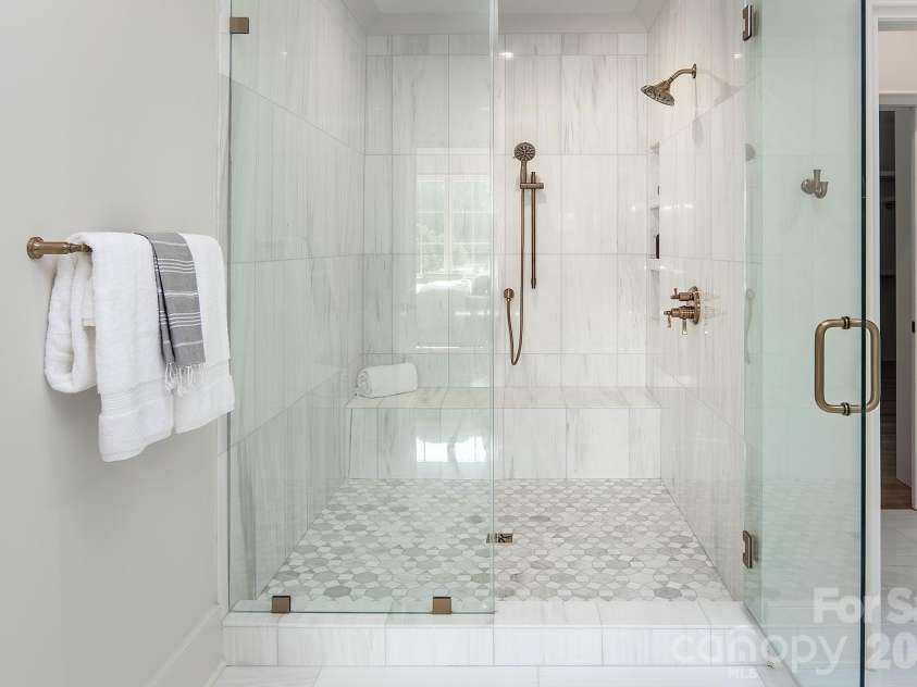1214 Kings Drive, Charlotte, NC 28207.  MLS# CAR4401843, YatesRealty ID 26677. 