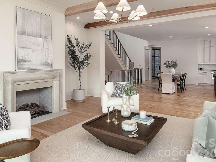 1214 Kings Drive, Charlotte, NC 28207.  MLS# CAR4401843, YatesRealty ID 26677. 