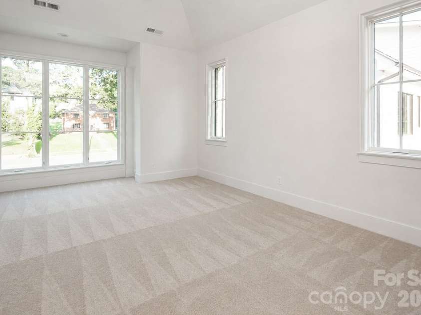1214 Kings Drive, Charlotte, NC 28207.  MLS# CAR4401843, YatesRealty ID 26677. 