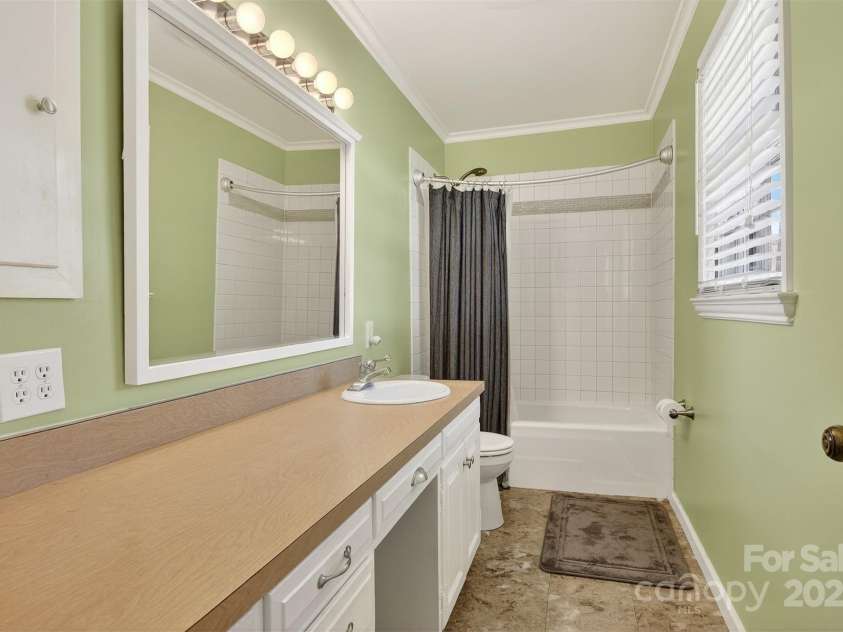 601 Pennell Street, Lenoir, NC 28645.  MLS# CAR4274265, YatesRealty ID 26677. 