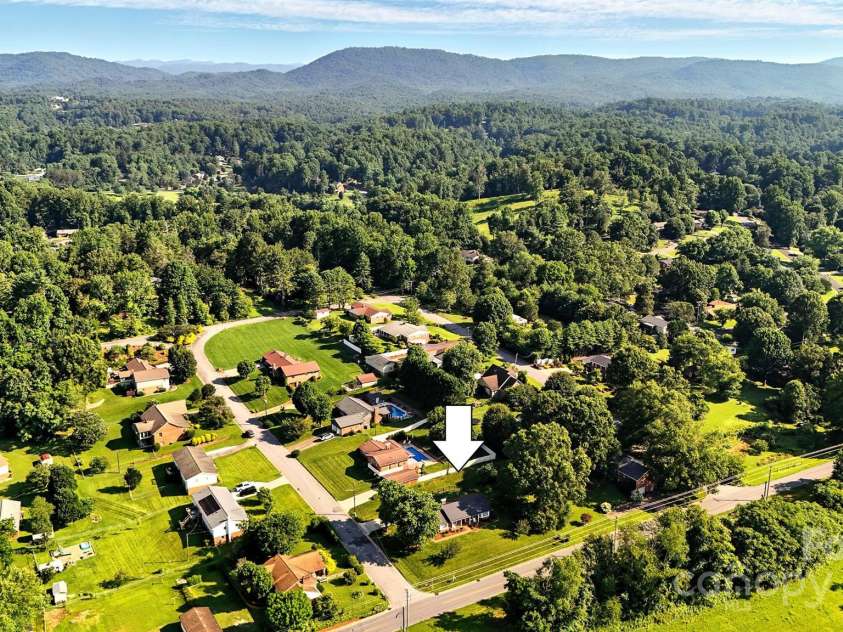 601 Pennell Street, Lenoir, NC 28645.  MLS# CAR4274265, YatesRealty ID 26677. 