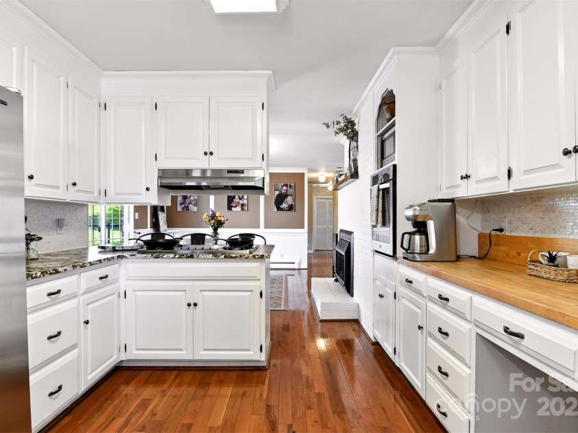 601 Pennell Street, Lenoir, NC 28645.  MLS# CAR4274265, YatesRealty ID 26677. 