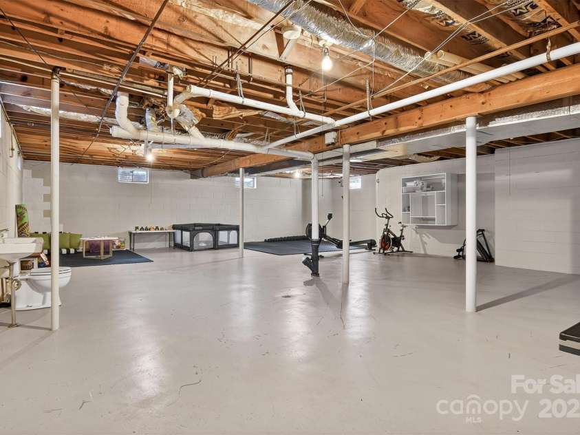 601 Pennell Street, Lenoir, NC 28645.  MLS# CAR4274265, YatesRealty ID 26677. 