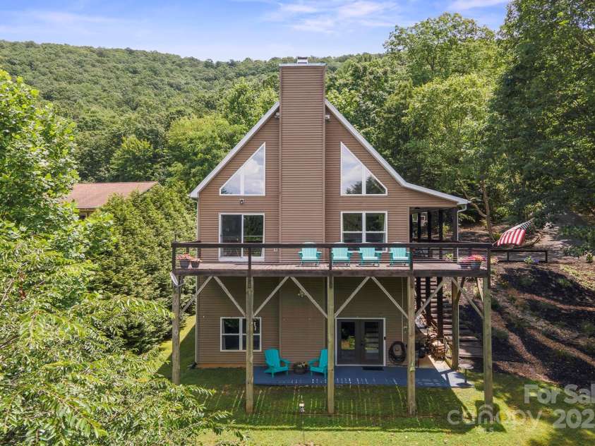 3381 Stones Throw Drive, Valdese, NC 28690.  MLS# CAR4270137, YatesRealty ID 26678. 