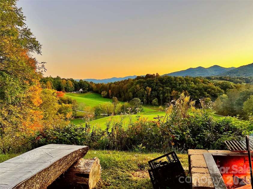 461 Ferguson Cove Loop, Clyde, NC 28721.  MLS# CAR4354575, YatesRealty ID 26678. 