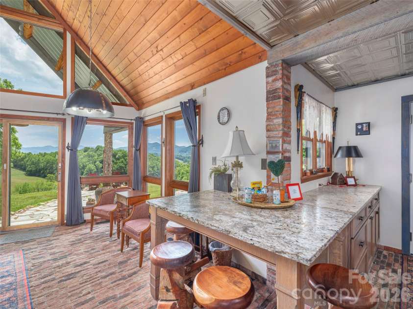 461 Ferguson Cove Loop, Clyde, NC 28721.  MLS# CAR4354575, YatesRealty ID 26678. 
