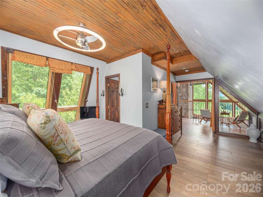 461 Ferguson Cove Loop, Clyde, NC 28721.  MLS# CAR4354575, YatesRealty ID 26678. 