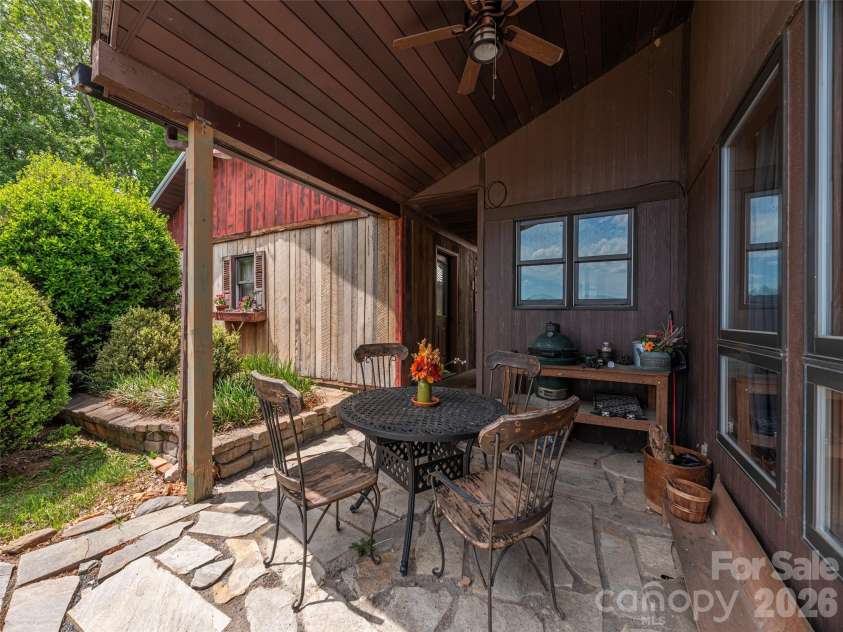 461 Ferguson Cove Loop, Clyde, NC 28721.  MLS# CAR4354575, YatesRealty ID 26678. 