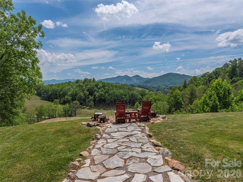 461 Ferguson Cove Loop, Clyde, NC 28721.  MLS# CAR4354575, YatesRealty ID 26678. 