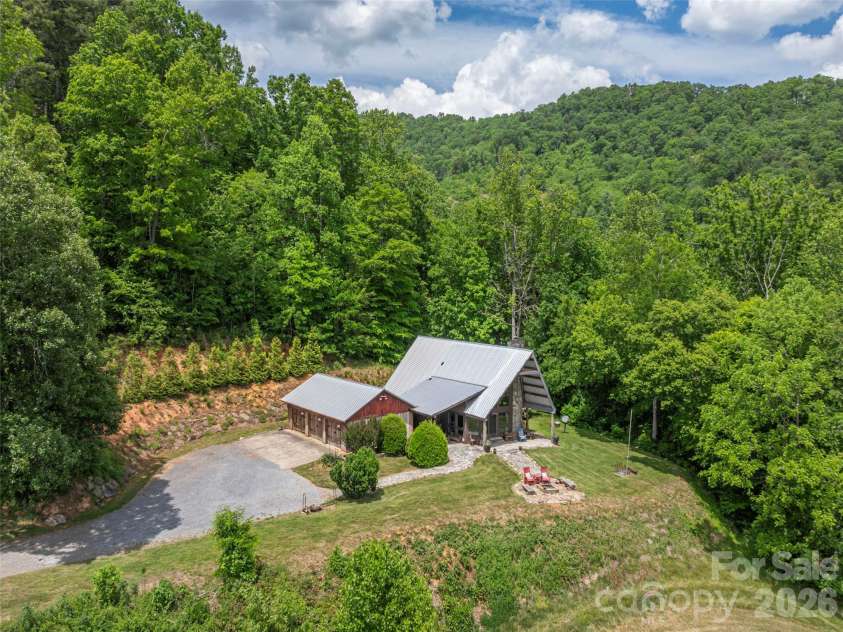 461 Ferguson Cove Loop, Clyde, NC 28721.  MLS# CAR4354575, YatesRealty ID 26678. 