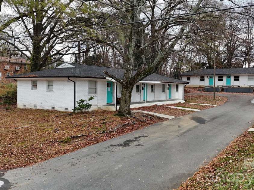 2427 Carmine Street, Charlotte, NC 28206.  MLS# CAR4339842, YatesRealty ID 2668. 