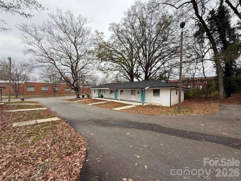 2427 Carmine Street, Charlotte, NC 28206.  MLS# CAR4339842, YatesRealty ID 2668. 