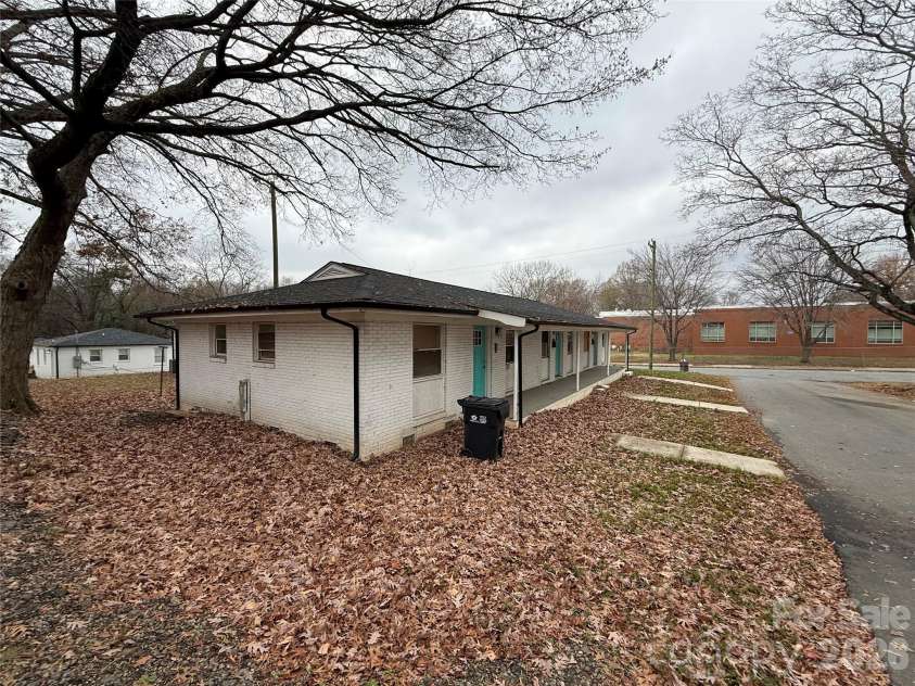 2427 Carmine Street, Charlotte, NC 28206.  MLS# CAR4339842, YatesRealty ID 2668. 