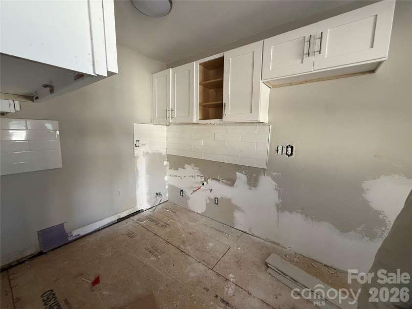 2427 Carmine Street, Charlotte, NC 28206.  MLS# CAR4339842, YatesRealty ID 2668. 