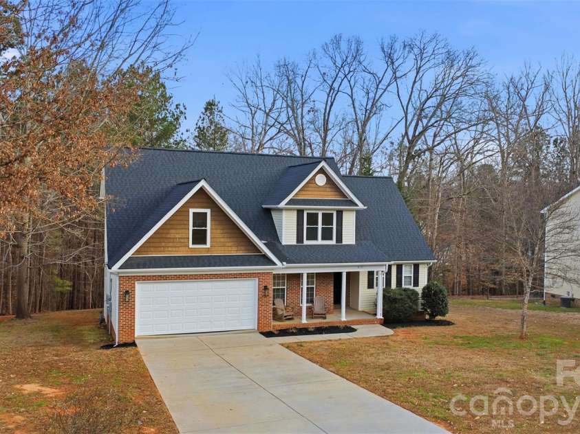 4701 Magnolia Ridge Drive, Waxhaw, NC 28173.  MLS# CAR4344434, YatesRealty ID 2668. 