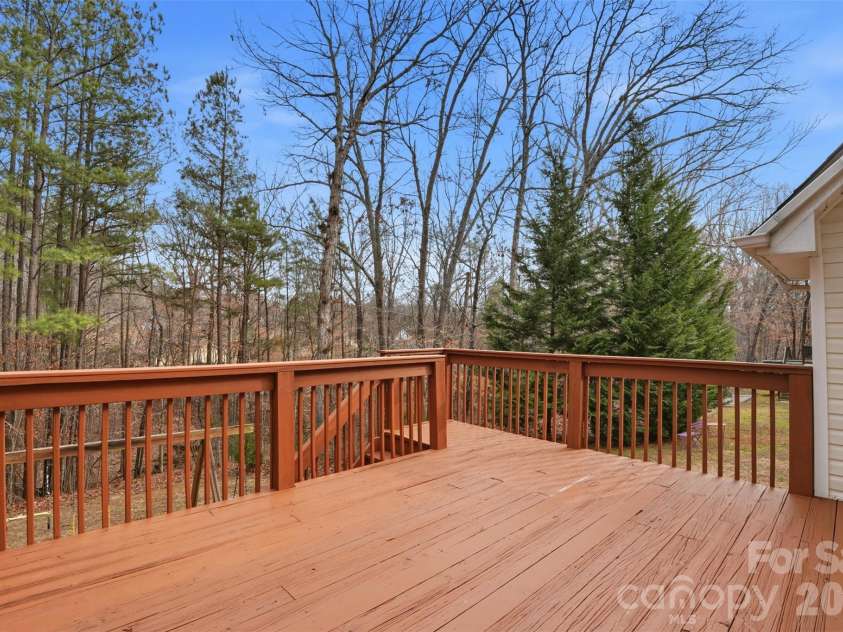 4701 Magnolia Ridge Drive, Waxhaw, NC 28173.  MLS# CAR4344434, YatesRealty ID 2668. Newly Stained Deck 