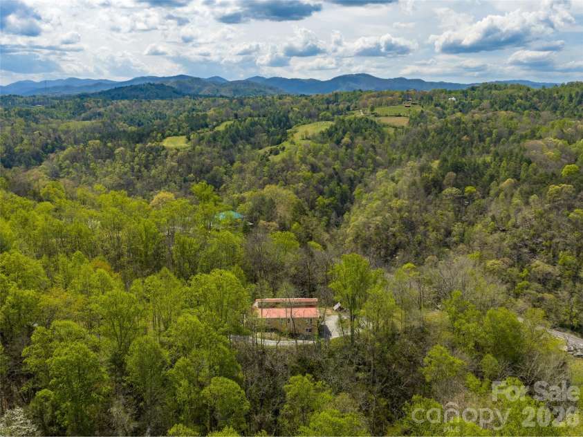 76 Raven Rock Lane, Marshall, NC 28753.  MLS# CAR4369847, YatesRealty ID 26680. 