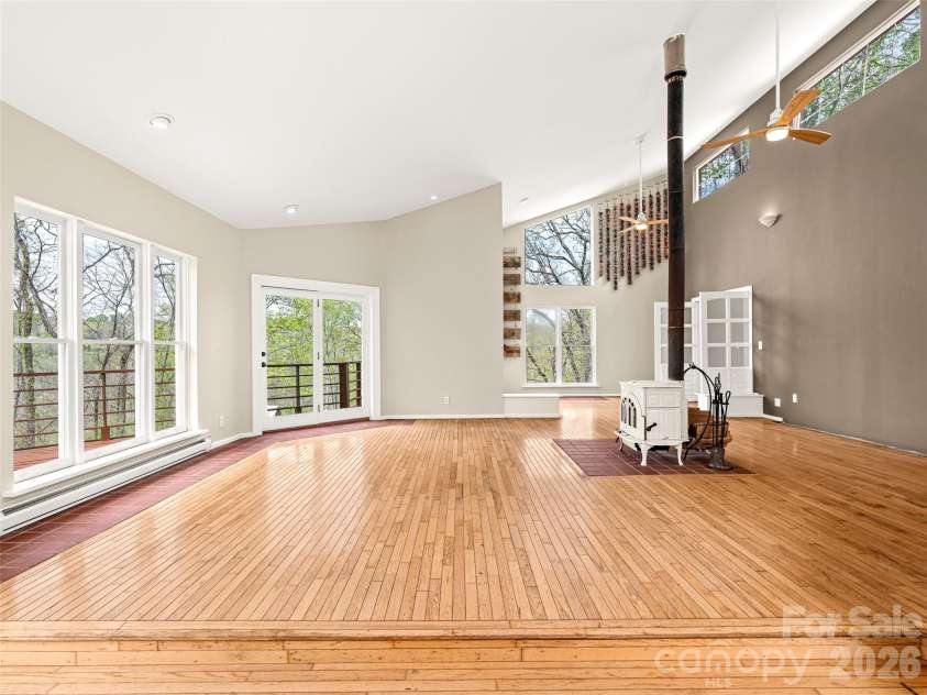 76 Raven Rock Lane, Marshall, NC 28753.  MLS# CAR4369847, YatesRealty ID 26680. 