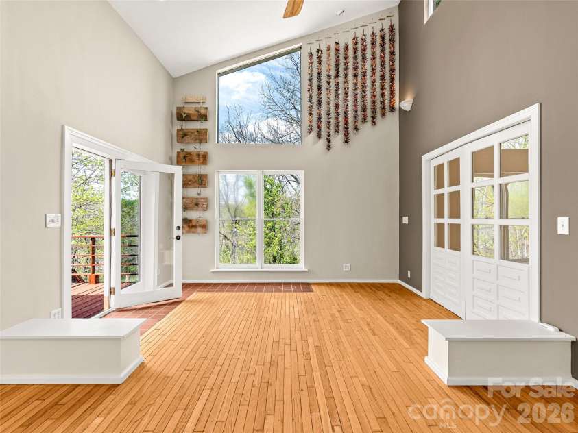 76 Raven Rock Lane, Marshall, NC 28753.  MLS# CAR4369847, YatesRealty ID 26680. 