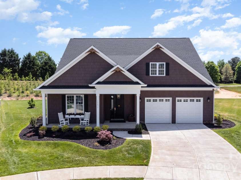 19031 Brandon James Drive, Cornelius, NC 28031.  MLS# CAR4256290, YatesRealty ID 26681. 
