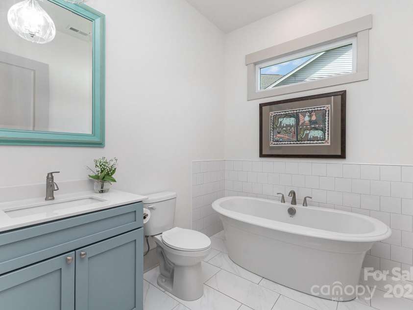 19031 Brandon James Drive, Cornelius, NC 28031.  MLS# CAR4256290, YatesRealty ID 26681. Bath with garden tub
