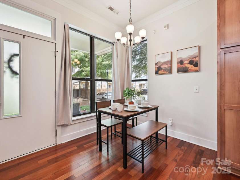 956 Warren Burgess Lane, Charlotte, NC 28205.  MLS# CAR4267004, YatesRealty ID 26682. 