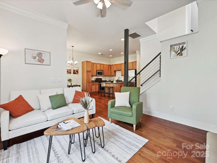 956 Warren Burgess Lane, Charlotte, NC 28205.  MLS# CAR4267004, YatesRealty ID 26682. 